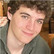 Estudiante de derecho sin experiencia impartiendo clases. Nivel alto en historia con un 10 en evau en historia de España. Acostumbrado a tratar con niños y gente joven en campamentos de verano como monitor.